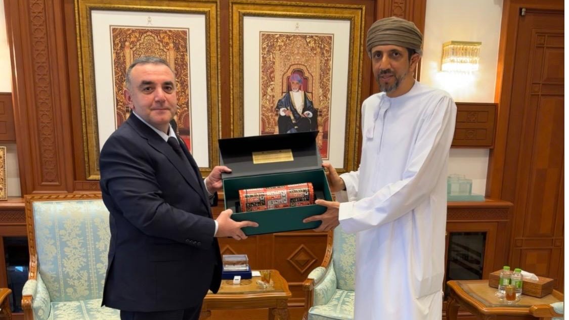 Muscat, 15 February 2026  On 15 February 2026, the Ambassador Extraordinary and Plenipotentiary of the Republic of Azerbaijan to the Sultanate of Oman, Rashad Ismayilov, held a meeting with the newly appointed Minister of Heritage and Tourism of the Sultanate of Oman, Sayyid Ibrahim bin Said Al Busaidi. Xeber basligi