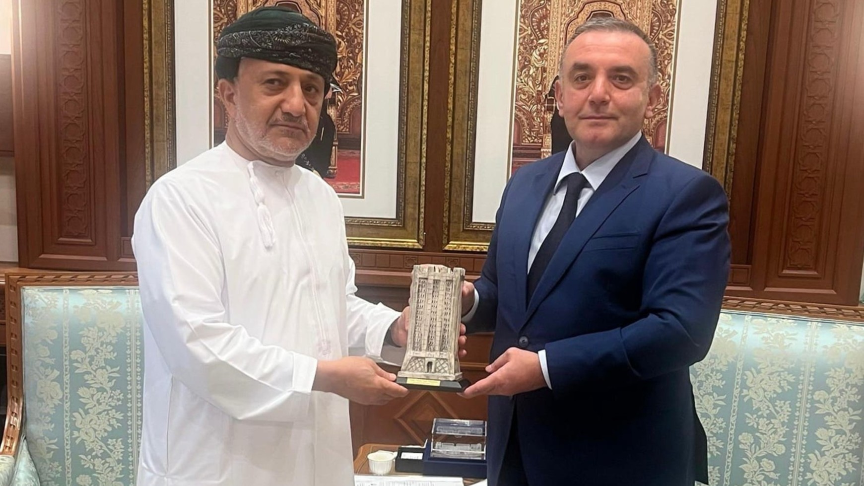 On July 31, 2025, the Ambassador Extraordinary and Plenipotentiary of the Republic of Azerbaijan to the Sultanate of Oman, Mr. Rashad Ismayilov, held a meeting with the Minister of Tourism and Heritage of the Sultanate of Oman, Mr. Salim M. Almahruqi. Xeber basligi